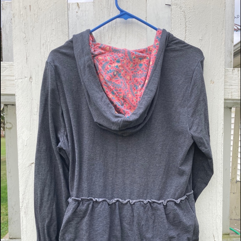 Matilda Jane Sweatshirt.   Medium.